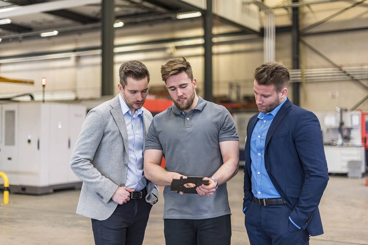 Hale magazynowe – jakie wymogi muszą spełniać? 12 Hale magazynowe